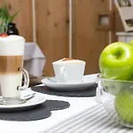 Enrico Guest house 2*