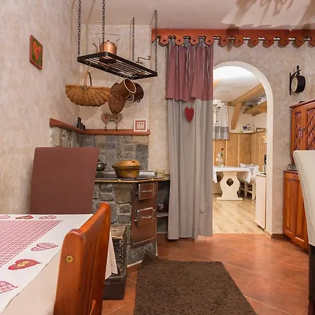 Enrico בית הארחה 2*